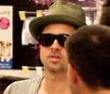 Brad Pitt et Angelina Jolie chez Toys' r us