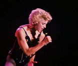 Madonna et le fameux bustier, Who\'s That Girl Tour, au Parc de Seaux à Paris, le 30 août 1987.