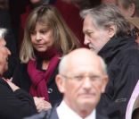 Sophie Darel, Chantal Goya et Jean-Jacques Debout aux obsèques de Roland Hubert, à Paris, le 18 octobre 2011.