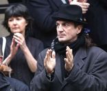 Frédéric Thiriez et Francis Lalanne aux obsèques de Roland Hubert, à Paris, le 18 octobre 2011.