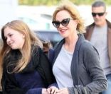 Melanie Griffith et Stella Banderas, près d'Antonio Banderas et  à Los Angeles, le 24 octobre 2011.