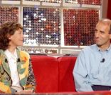 Jeannie Longo et son mari Patrice Ciprelli le 17 mai 2002 sur le plateau de l'émission Vivement Dimanche