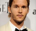Ryan Kwanten lors de la soirée amfAR organisée à Los Angeles le 27 octobre 2011