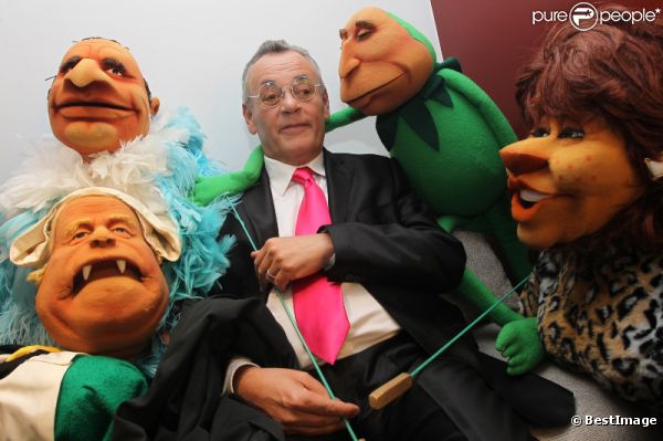 Jean Roucas et les marionnettes dans l'émission Vendredi sur un plateau !, diffusée le 28 octobre 2011 sur France 3
