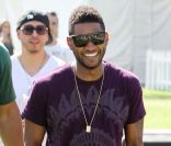 Le chanteur Usher, sous le soleil californien, au festival de musique de Coachella. Indio, le 15 avril 2011. 