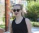 Amanda Seyfried fait un jogging avec son chien et son coach sportif dans les rues de Hollywood le 28 octobre 2011