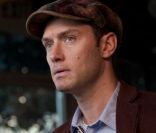 Jude Law dans contagion.