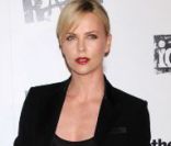 Charlize Theron le 30 septembre 2011 à Los Angeles