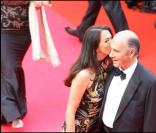 Séquence bisou à Cannes : Guy Marchand et Adelina