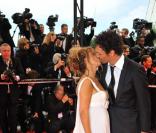 Séquence bisou à Cannes : Tomer Sisley et Julie