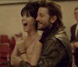 Au commencement étaient l'ivresse et l'insouciance... Katy Perry se laisse abîmer par les années et le chagrin, meurtrie à vie par la mort de son bien-aimé incarné par Diego Luna, dans le clip  The One That Got Away  réalisé par Floria Sigismondi.