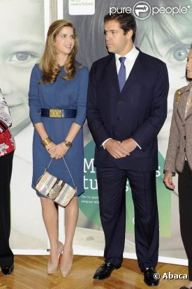 Louis de Bourbon et son épouse Margarita Vargas assistaient l'infante Pilar, présidente d'honneur de Nuevo Futuro, lors de la conférence de presse de lancement du Rastrillo 2011 (18-27 novembre) à Madrid, le 14 novembre 2011.
