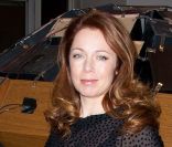 Isabelle Boulay inaugure le Noël canadien du BHV, dans le Ier arrondissement de Paris, le 16 novembre 2011.