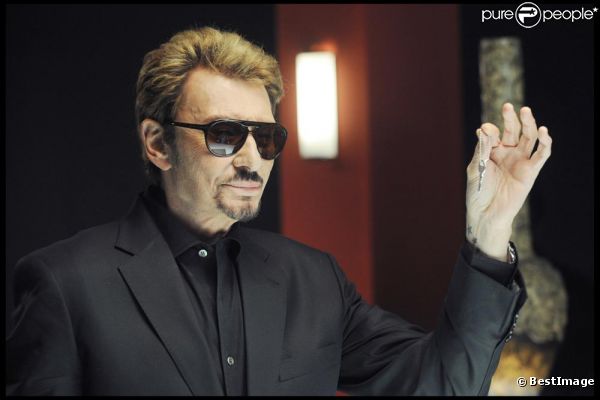 Johnny Hallyday va retrouver son look de rocker !