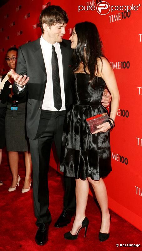 Demi Moore et Ashton Kutcher élégants sur tapis rouge en mai 2010 à New York