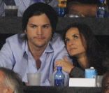 Demi Moore et Ashton Kutcher en février 2011 à Dallas