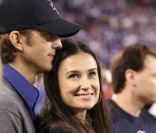 Demi Moore et Ashton Kutcher en septembre 2007 à New York<br />