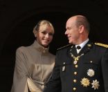 Complicité au balcon du Palais pour saluer le peuple monégasque. Le 19 novembre 2011