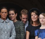 La famille Grimaldi au balcon du Palais pour saluer le peuple monégasque. Le 19 novembre 2011