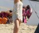 Lily Aldridge en shooting sur une plage de St Barth, le 15 novembre 2011