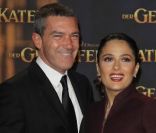Salma Hayek et Antonio Banderas lors de la première du film Le Chat Potté à Berlin le 22 novembre 2011