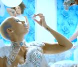 Amber Rose dans la nouvelle pub Smirnoff