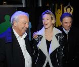 Marcel Campion en compagnie de Lorie et Michel Drucker pour l'inauguration de la 4e édition de Paris, Village de Noël, le 18 novembre 2011. 