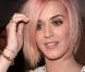 Katy Perry arbore sa nouvelle coupe de cheveux roses à la soirée Change Begins Within Benefit à Los Angeles le 3 décembre 2011 