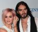 Katy Perry très amoureuse de son mari Russell Brand à la soirée Change Begins Within Benefit à Los Angeles le 3 décembre 2011 