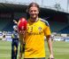 David Beckham découvre que le ballon du football australien est ovale le 5 décembre 2011 à Melbourne