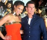 Tom Cruise et Paula Patton présentent Mission : Impossible - Protocole Fantôme, à Mumbaï, Inde, le 4 décembre 2011.