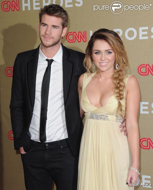Miley Cyrus et Liam Hemsworth lors de la soirée CNN Heroes - An Allstar  Tribute à Los Angeles, le 11 décembre 2011