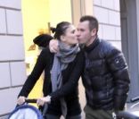 Antonio Cassano, sa femme Carolina Marcialis et leur petit garçon Christopher à Milan le 15 décembre 2011