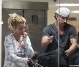 Britney Spears et Jason Trawick à l\'aéroport de Porto-Rico, le dimanche 11 décembre 2011.