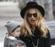 Rachel Zoe et son fils Skyler s'accorde une pause shopping à Los Angeles, le 19 décembre 2011.