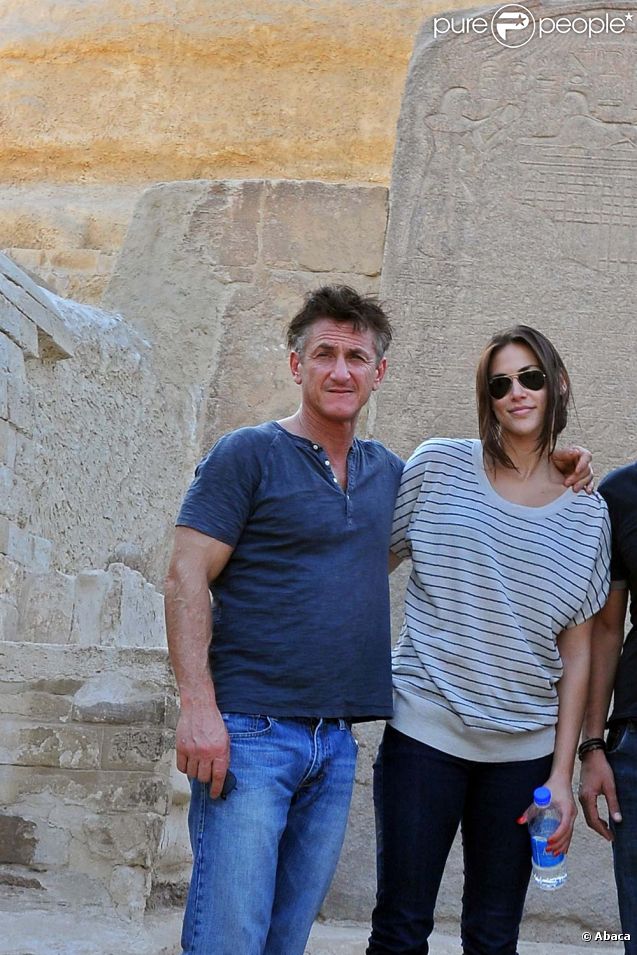 Sean Penn et Shannon Costello au Caire, le 30 septembre 2011. 