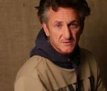 Sean Penn pour la fondation J/P Haitian Relief Organization, décembre 2011.