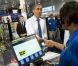 Barack Obama : Esseulé, le président américain fait du shopping incognito