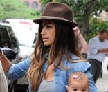 Camila Alves porte la petite Vida en juin 2010 à New York