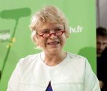 Éva Joly à Paris, le 17 décembre 2011. Selon le sondage  VSD , elle est la troisième personnalité politique la plus agaçante de l'année derrière Ségolène Royal et Dominique Strauss-Kahn. 