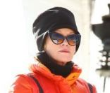Antonio Banderas, Mélanie Griffith et leur fille Stella font du ski à Aspen le 27 décembre 2011