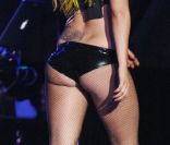Août 2010 : Lady Gaga affiche encore de belles formes malgré sa suractivité et sa notoriété qui ne cesse de croître.  