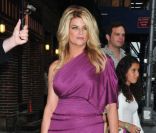 <p>C\'est une voluptueuse Kirstie Alley qui se rendait chez au Letterman Show en juillet 2011.</p>