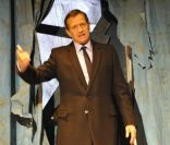 Fabrice Huster en pleine répétition de sa pièce Bronx, au théâtre des Bouffes Parisiennes le 6 janvier 2012