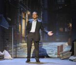 Fabrice Huster en pleine répétition de sa pièce Bronx, au théâtre des Bouffes Parisiennes le 6 janvier 2012