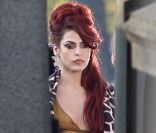 Eva Mendes sur le tournage de Holly Motors, en novembre 2011 à Paris.