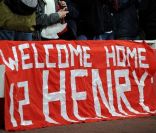 Les supporters des Gunners avaient préparé des banderoles pour leur idole Thierry Henry le 9 janvier 2012 à Londres
