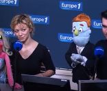 Lucy La Salope et Rod, deux marionnettes du spectacle  Avenue Q , au micro d'Europe 1, le 11 janvier 2011.