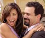Eva Longoria sexy, tactile et complice avec Ricardo Chavira, son faux mari