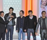 Richard Anconina, Vincent Elbaz, Bruno Solo, Gilbert Melki et José Garcia lors de l'émission Vivement Dimanche spécial  La Vérité si je mens ! 3 , diffusée le 15 janvier 2012 sur France 2 